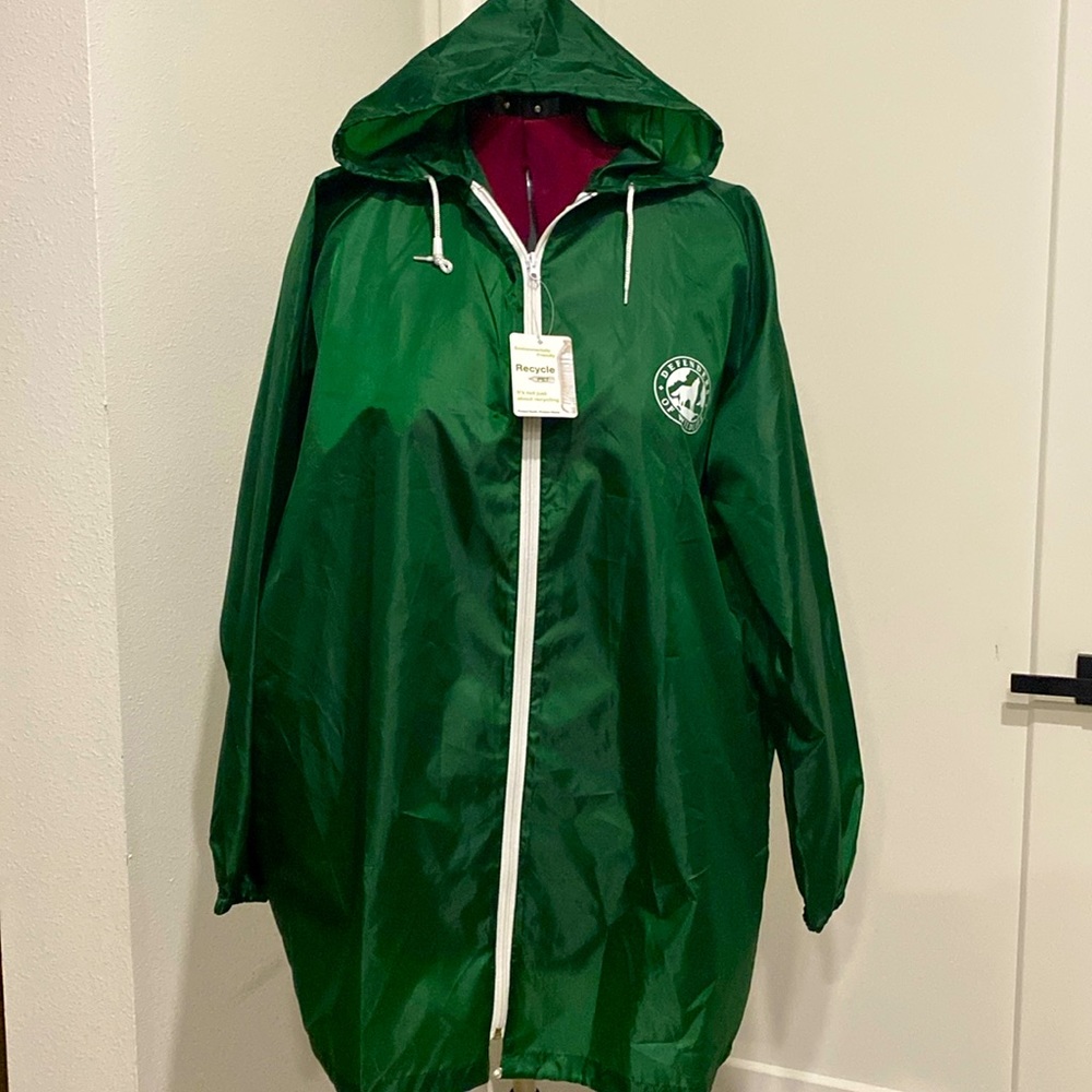 NWT Lightweight GREEN WINDBREAKER Defenders of Wildlife |One Size